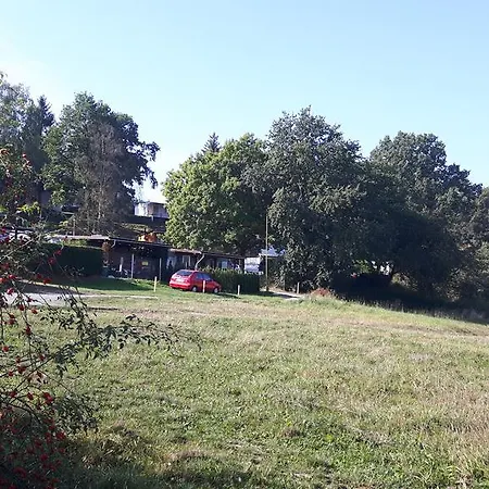 Κάμπινγκ Prehrada Hracholusky - Chata U Vody *